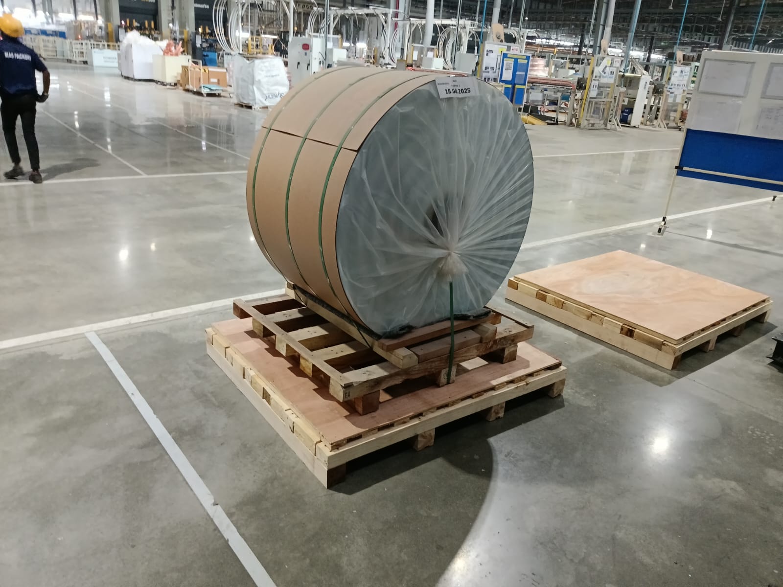 Steel coil pallet packing